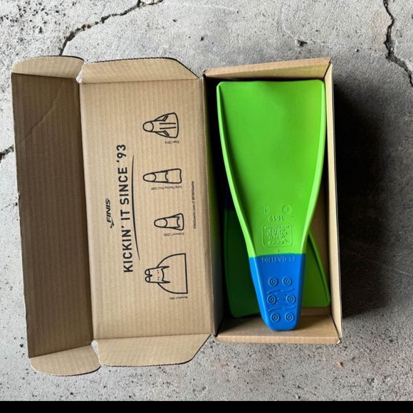 FINIS floating fins - Picture 1 of 3